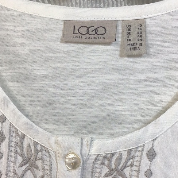 Like New LOGO Lori Goldstein Cream Silver Embroidered Three-quarter Sleeve Tunic - Picture 2 of 7